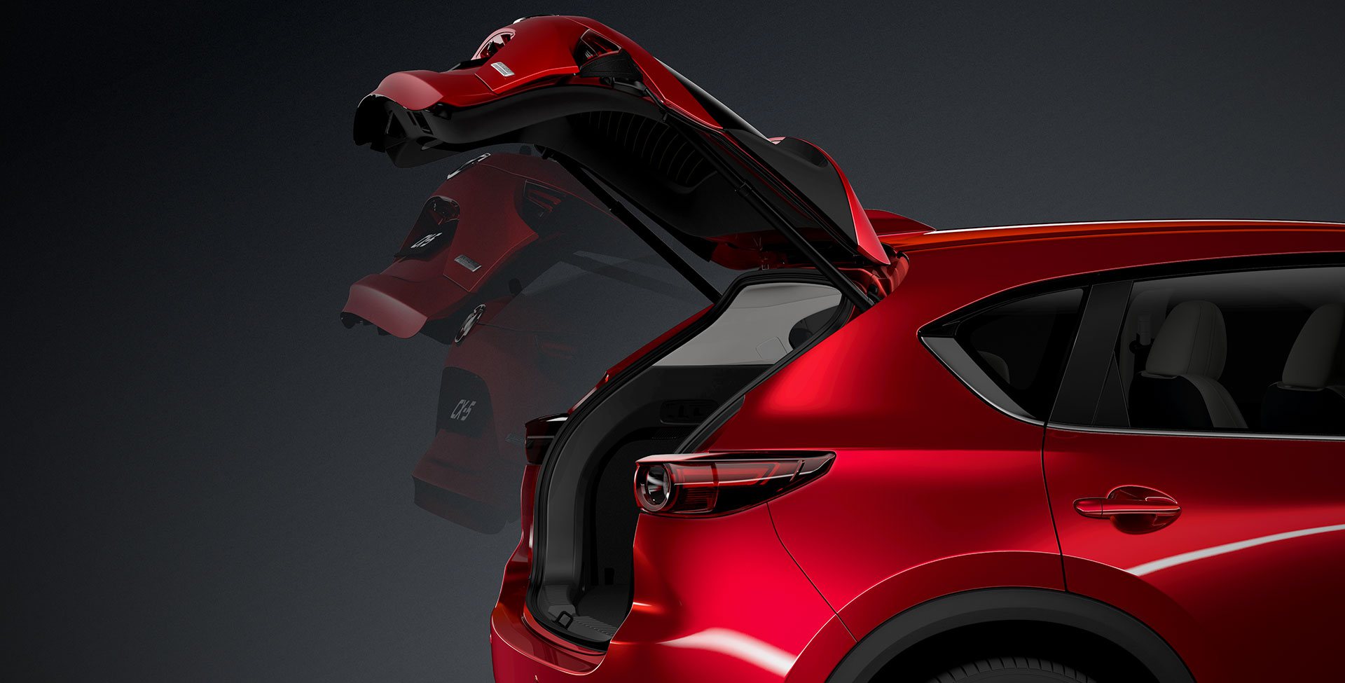 Der Mazda CX-5 präsentiert sich innen wie außen als kultivierter Mittelklasse-SUV.